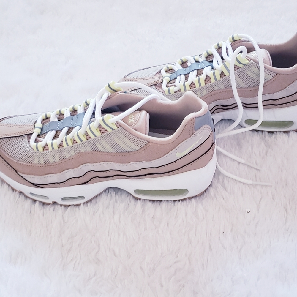 Wmns Air Max 95 Bio Beige - Picture 8 of 8